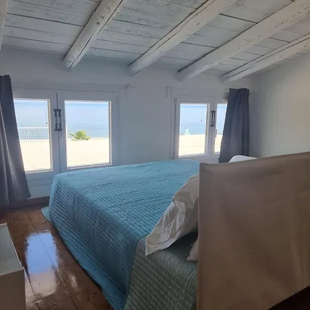 Boutique Maisonnette At Beachfront 2 Сasa de vacaciones
