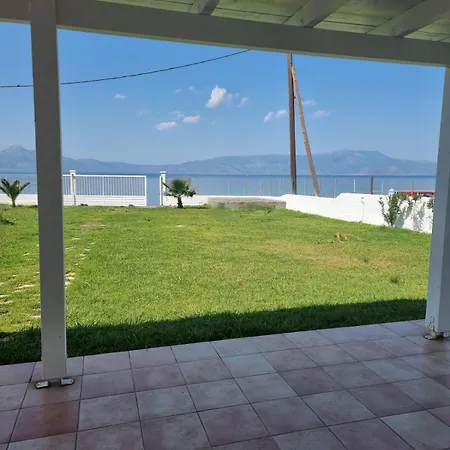 Boutique Maisonnette At Beachfront 2
